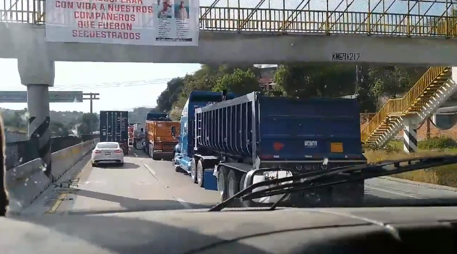 Se registra bloqueo en la autopista México-Querétaro 