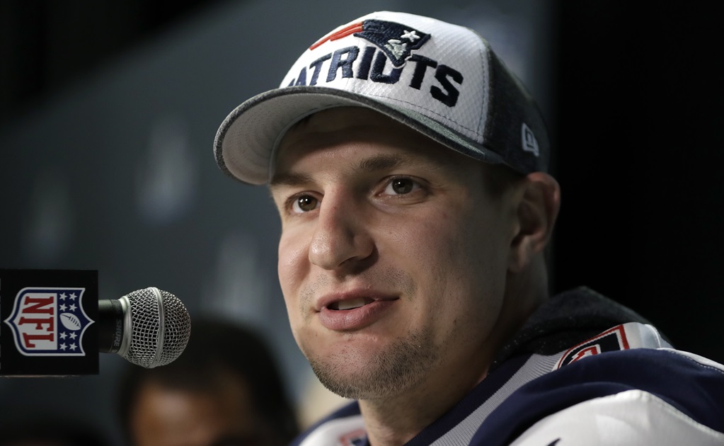 Gronkowski llevó a 69 personas al Super Bowl