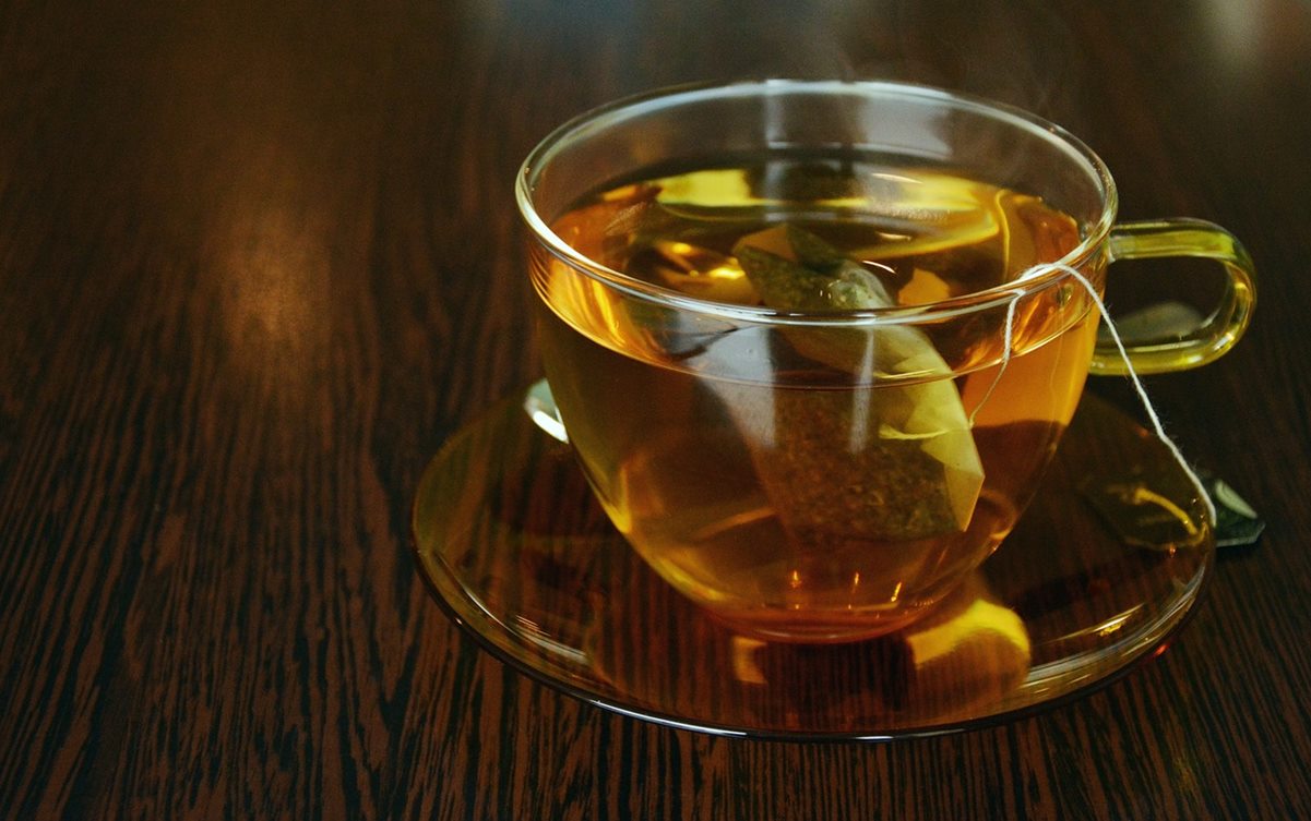 Las personas que toman té regularmente podrían vivir más tiempo