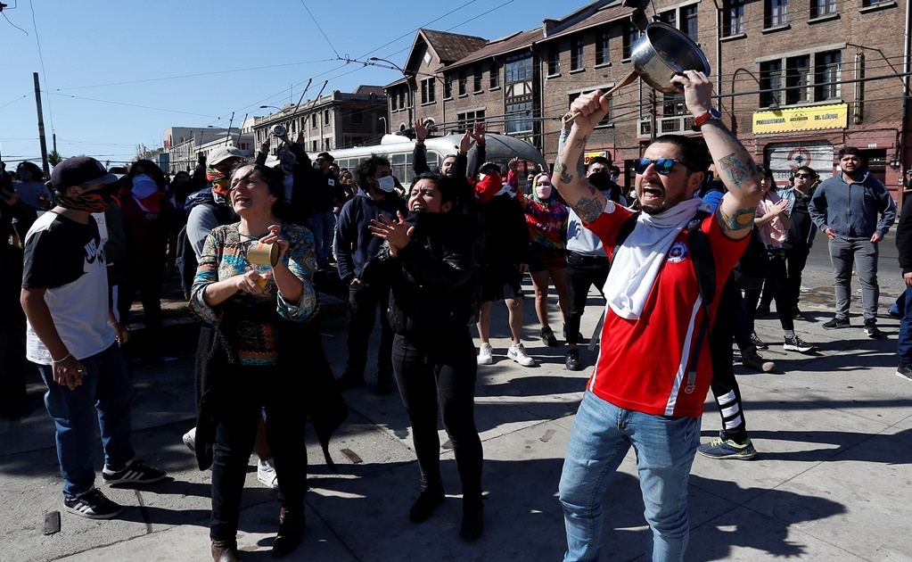 Mueren ocho personas calcinadas en protestas en Chile