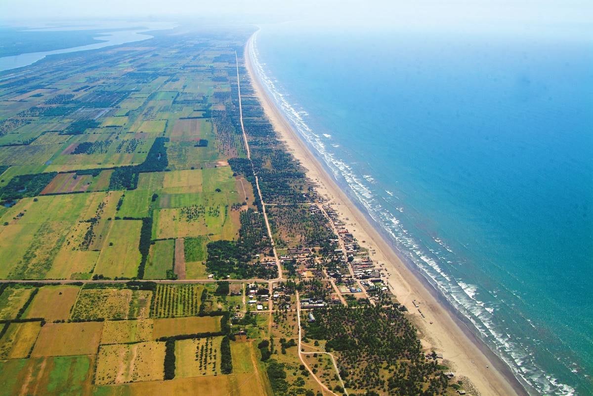 Conoce Playa Novillero en Nayarit, la más larga de México