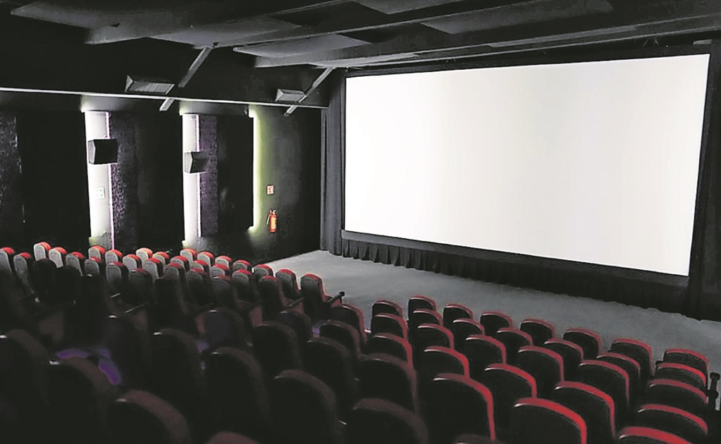 Jalisco vuelve a cerrar cines y teatros por Covid-19