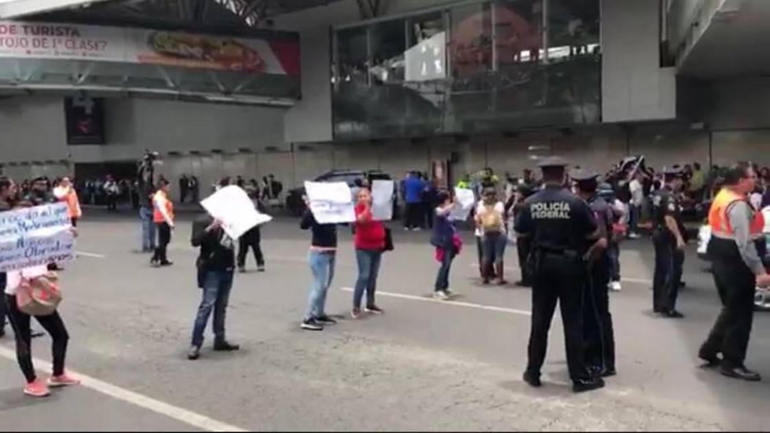 Bloqueo En Aeropuerto Internacional De La Ciudad De México | El Universal