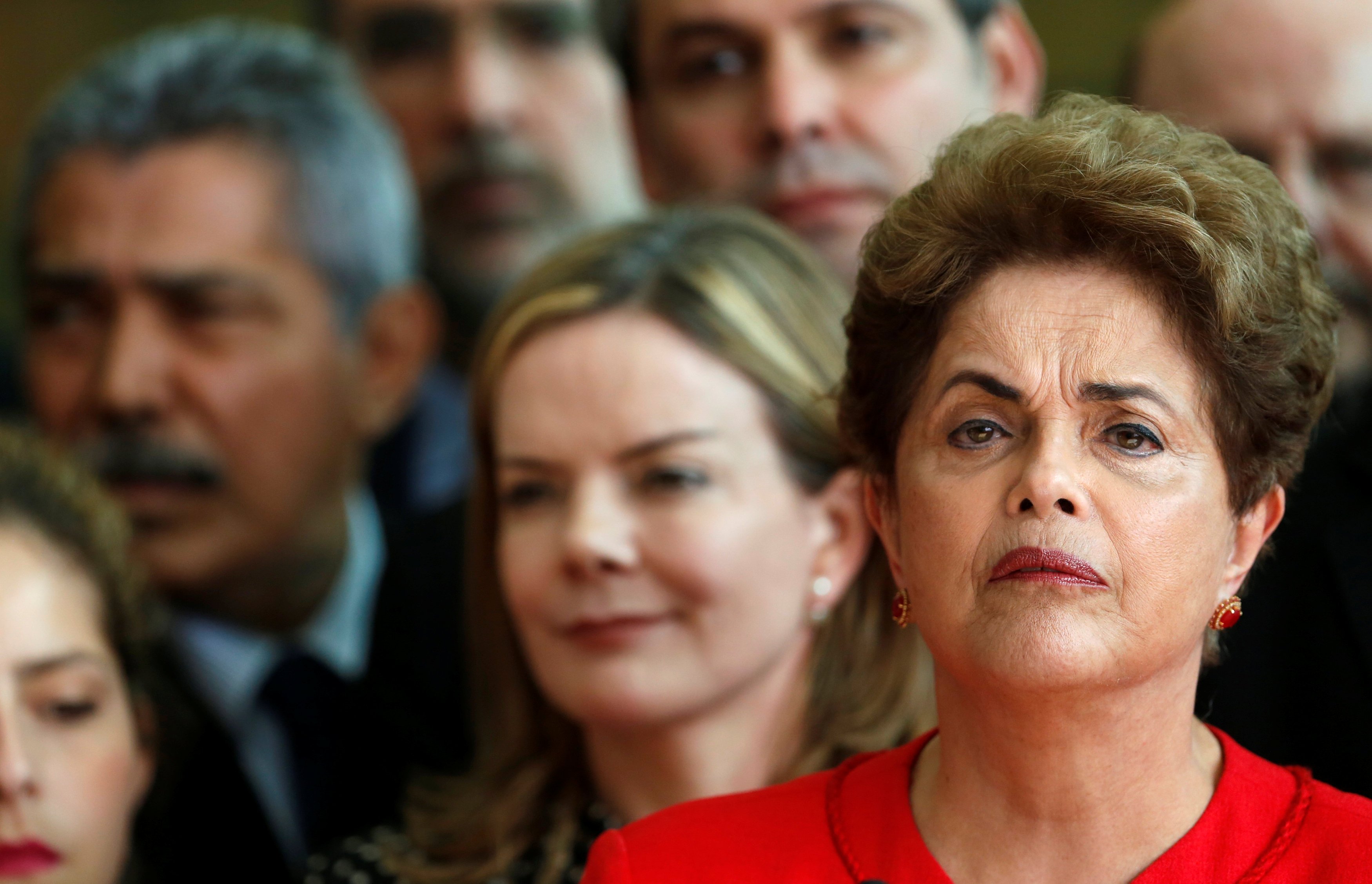 Tras destitución de Rousseff, Venezuela congela relaciones con Brasil