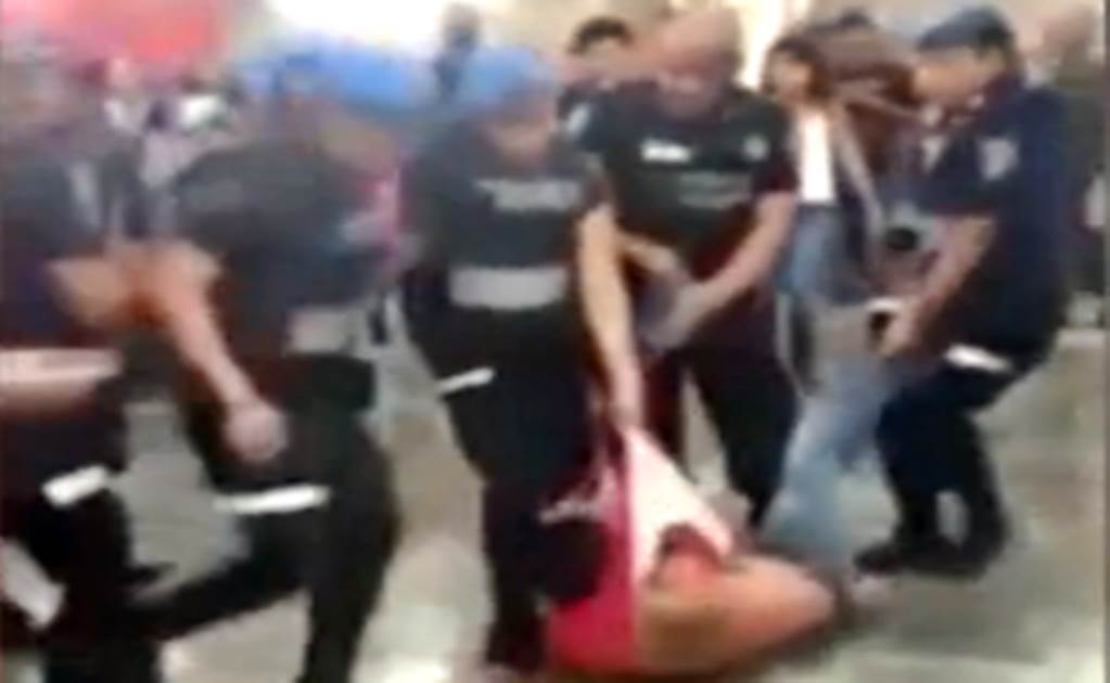 Policías y vagoneros se enfrentan en el Metro Balderas