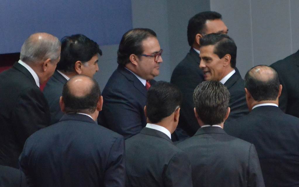 Acompaña Javier Duarte a Peña Nieto en su Tercer Informe