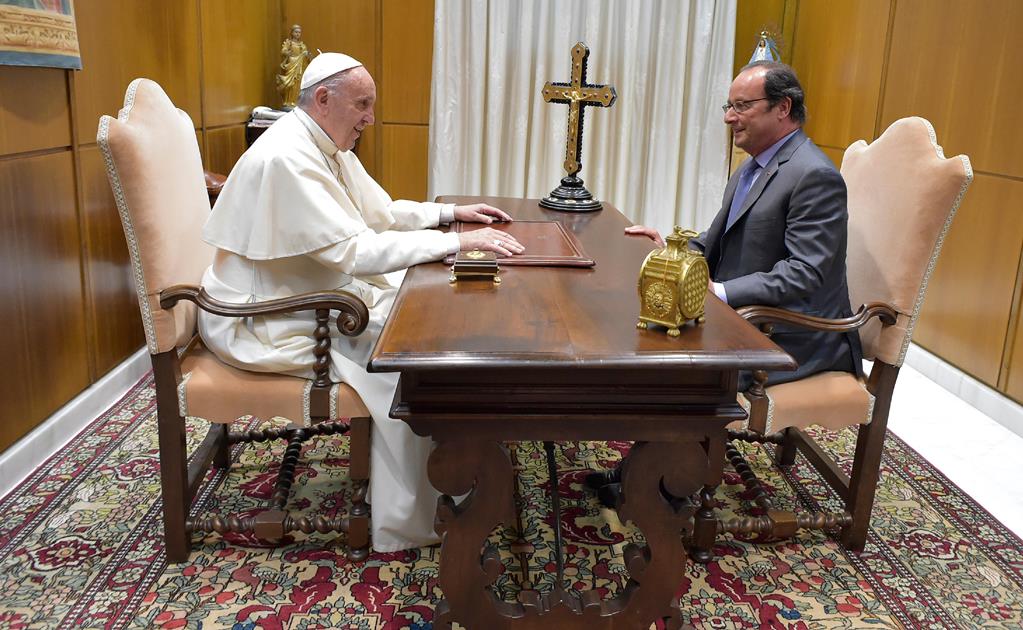 Hollande se reúne con el papa Francisco en Roma 