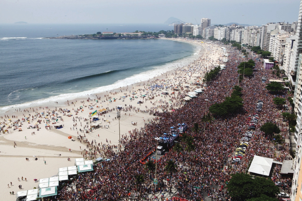 Brasil festeja el carnaval, pese a alerta por el zika