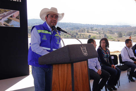 Edil de tercer municipio pobre, el que más gana