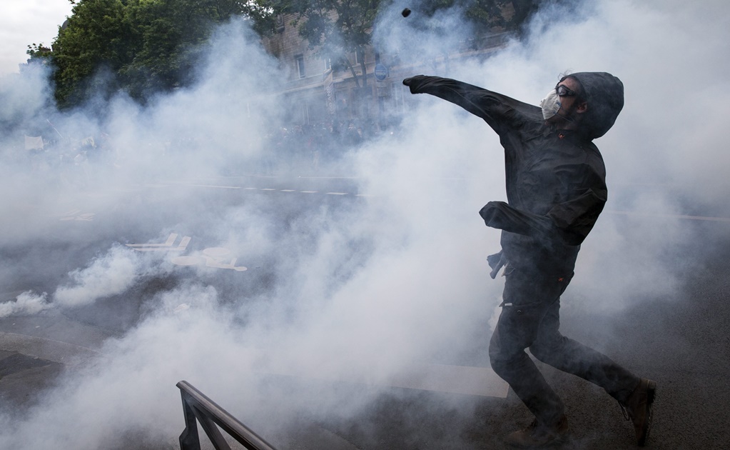 Nueva jornada de protestas en Francia concluye con disturbios 