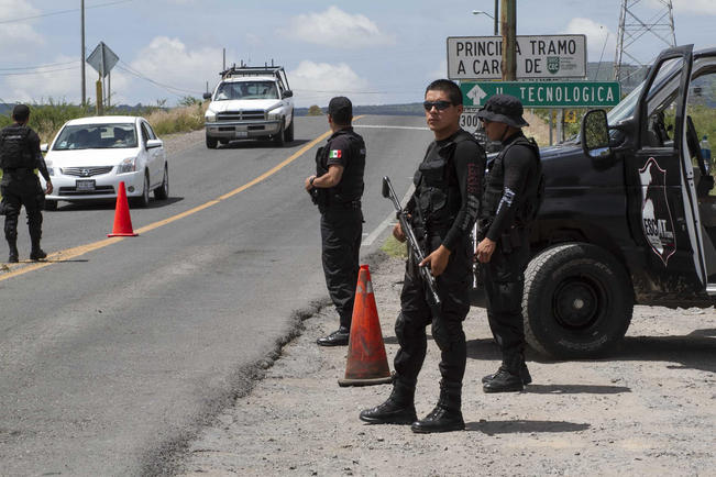 Detienen a 4 antorchistas por faltas administrativas en SJR