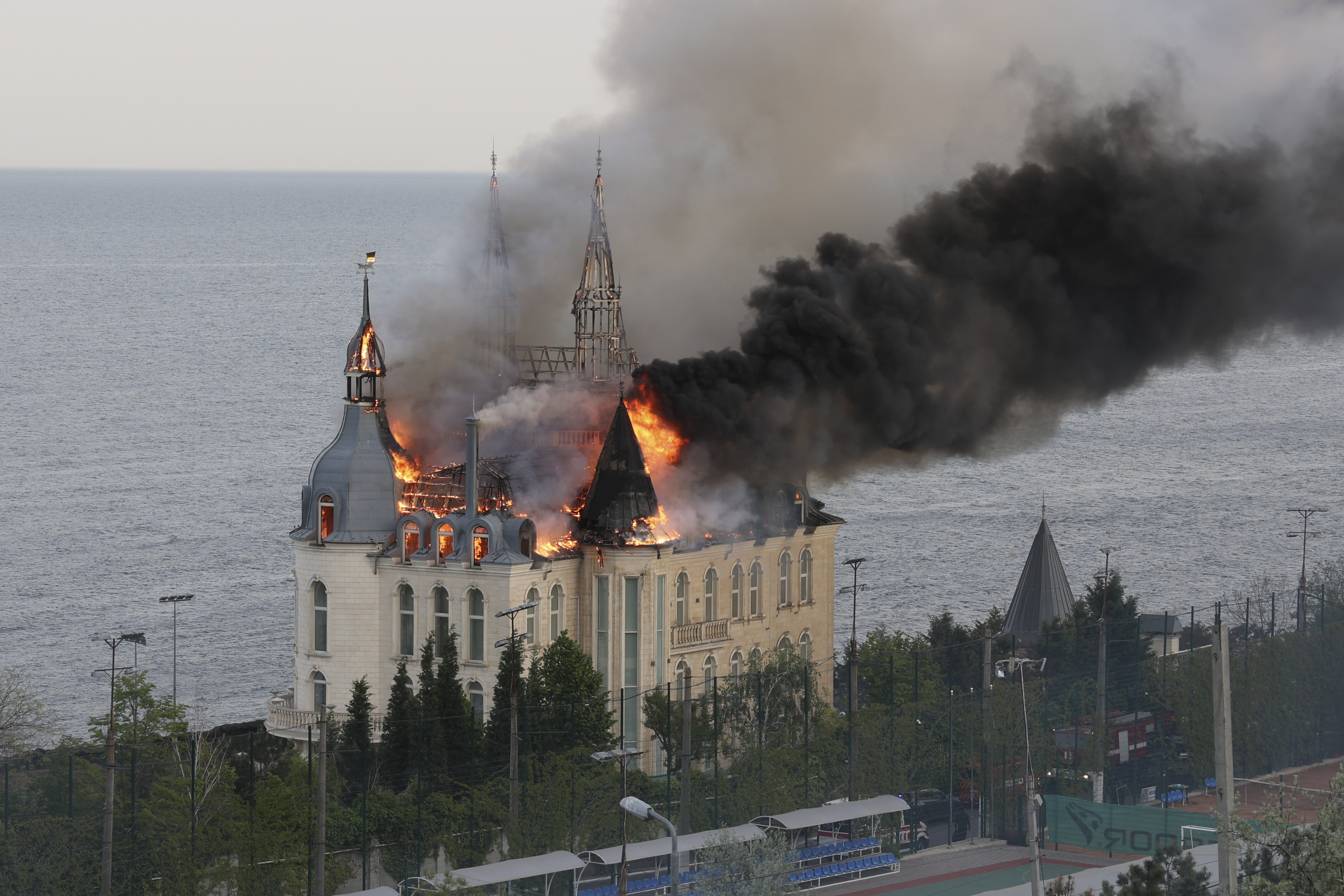 Rusia ataca con misil el 'castillo de Harry Potter' en Odesa; hay cinco muertos Y 30 heridos. FOTOS