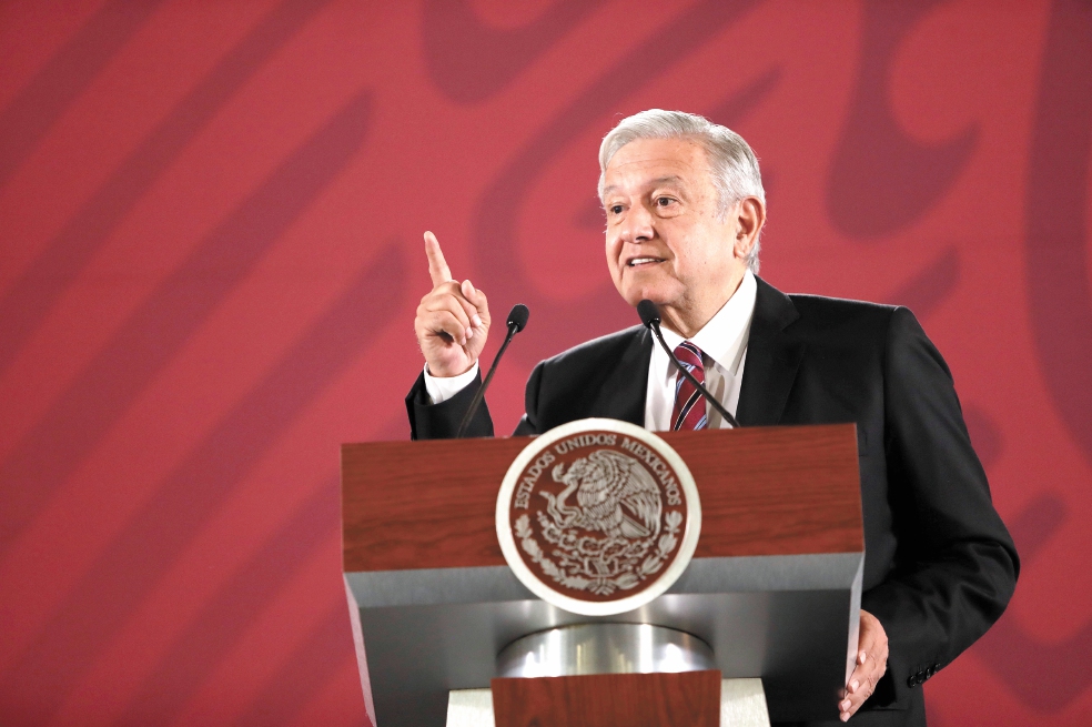 “Torpes y corruptos, quienes demandan por aeropuerto”: AMLO