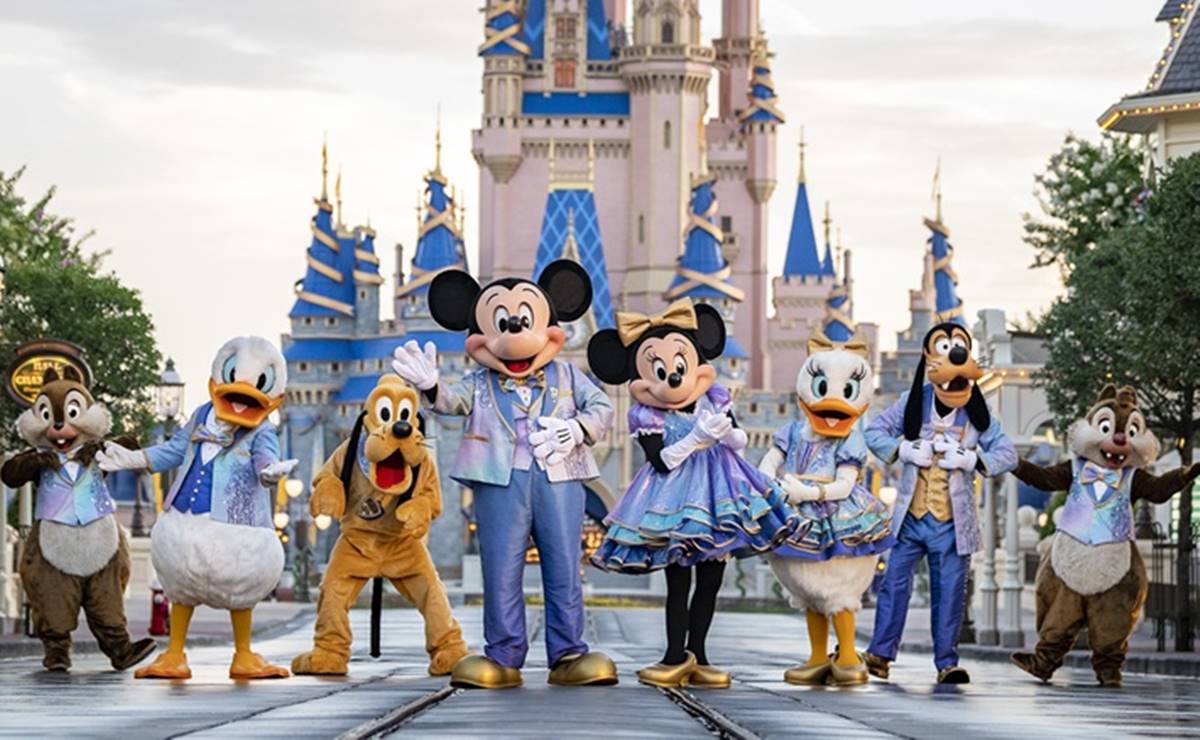 Disneyland prepara feria de trabajo con más de 20 vacantes disponibles en California