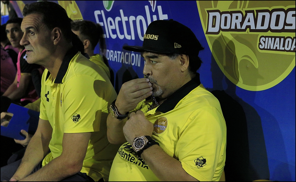 Diego Armando Maradona es internado de emergencia 
