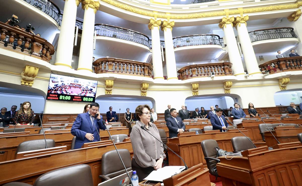 Congreso de Perú aprueba acusar a exprimera ministra por golpe de Pedro Castillo