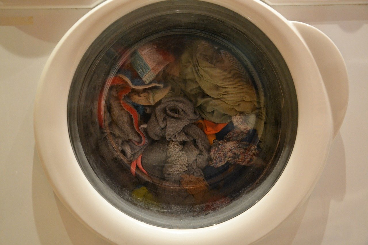 Lava tu ropa incluyendo bolas de papel aluminio 
