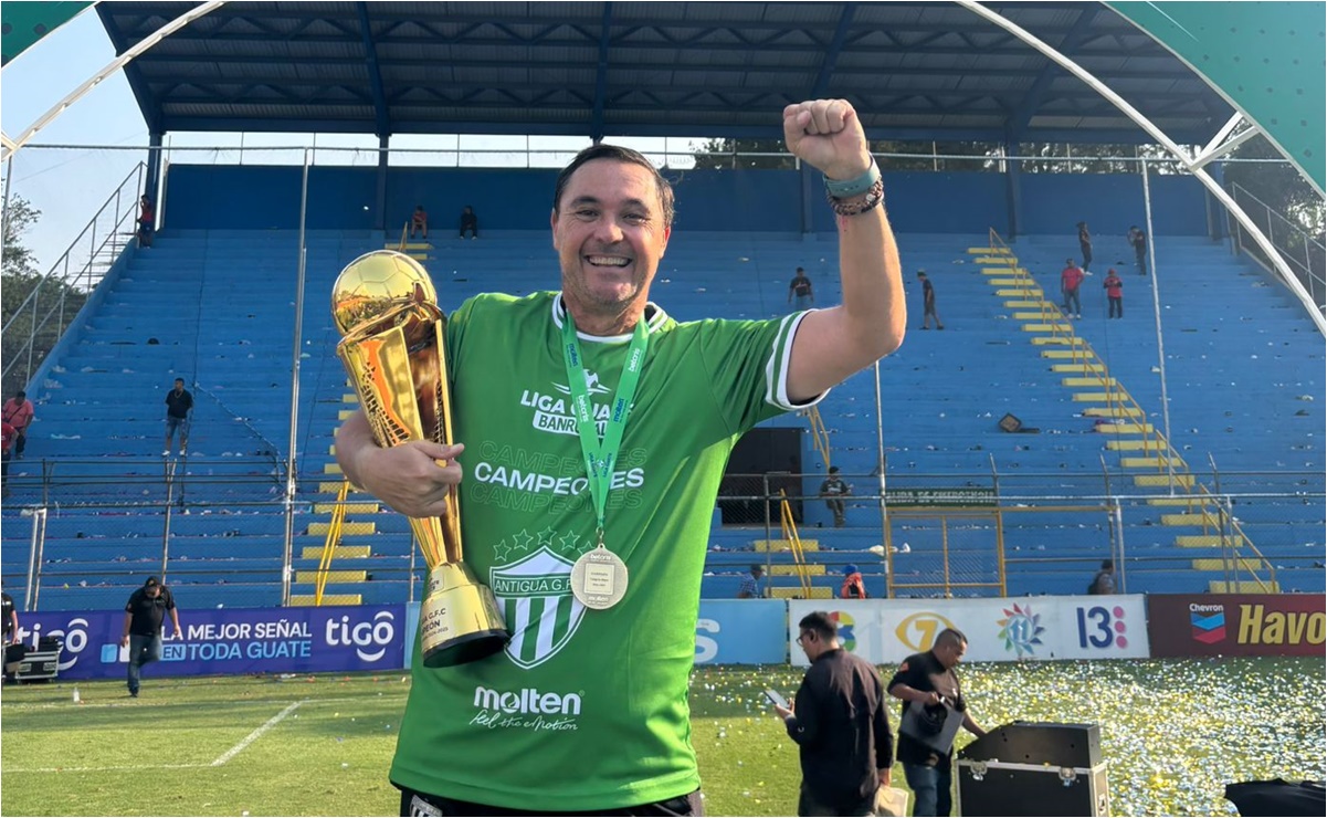 Daniel Ipata, bicampeón de Guatemala como preparador físico de Antigua GFC (RRSS).