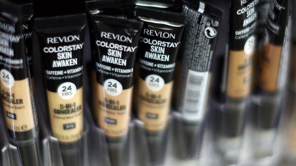 Estas son las 3 razones detrás de la caída de Revlon, la icónica marca de cosméticos de EU