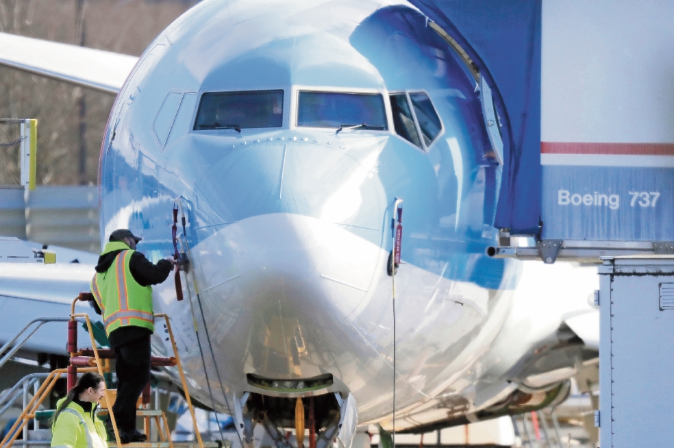 Boeing reduce producción de los 737 Max