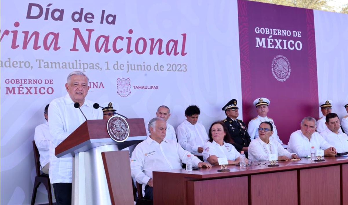 AMLO destaca apoyo de la Marina en labores de seguridad y en proyectos estratégicos