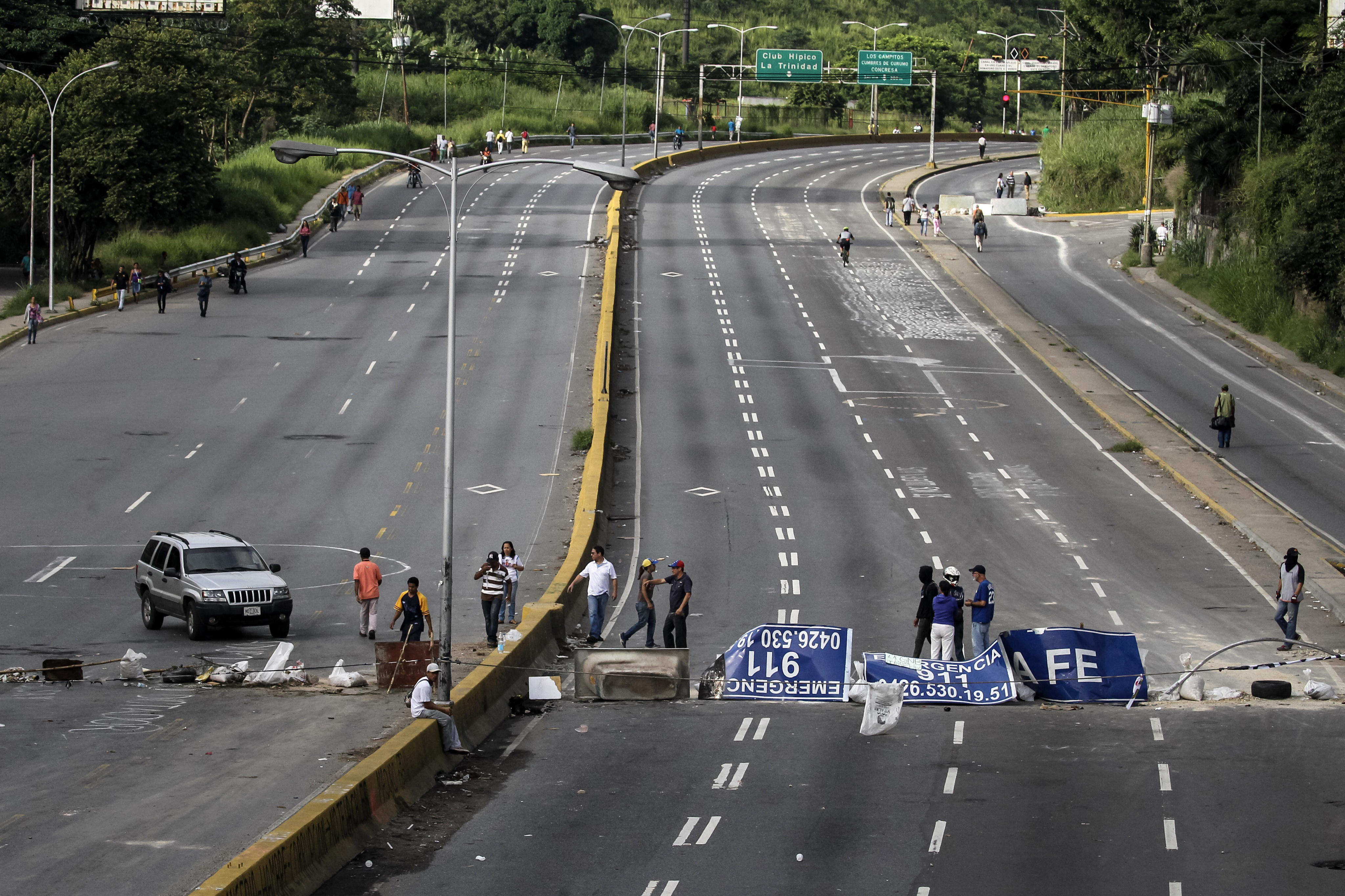Continúa paro en Venezuela contra Maduro; primer día dejó 3 muertos