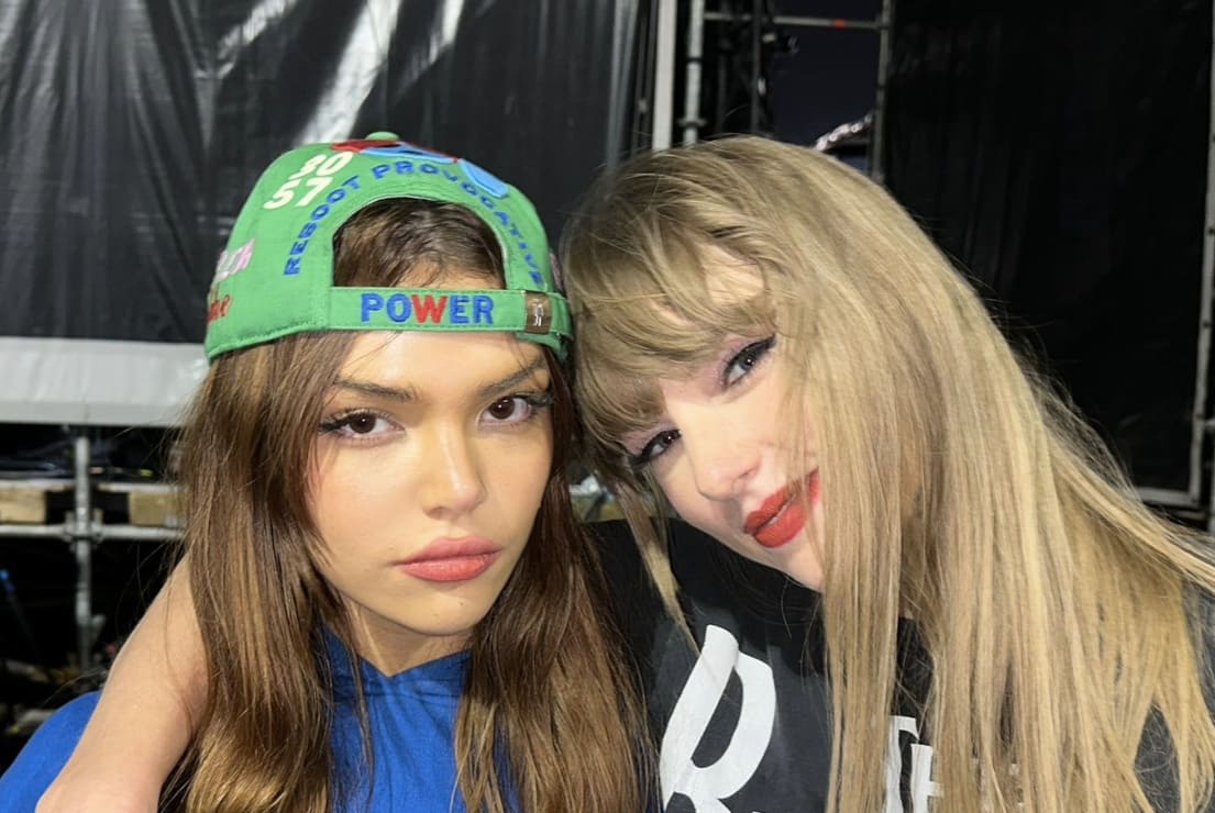 Tess Bu, hija de Alfonso Cuarón, posa con Taylor Swift y causa sensación