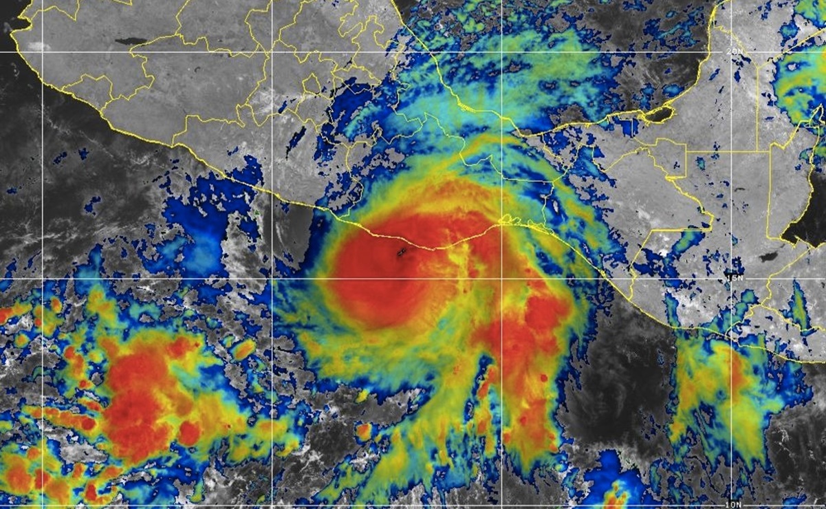 Declaran alerta en 20 municipios de Guerrero por paso del huracán Agatha 