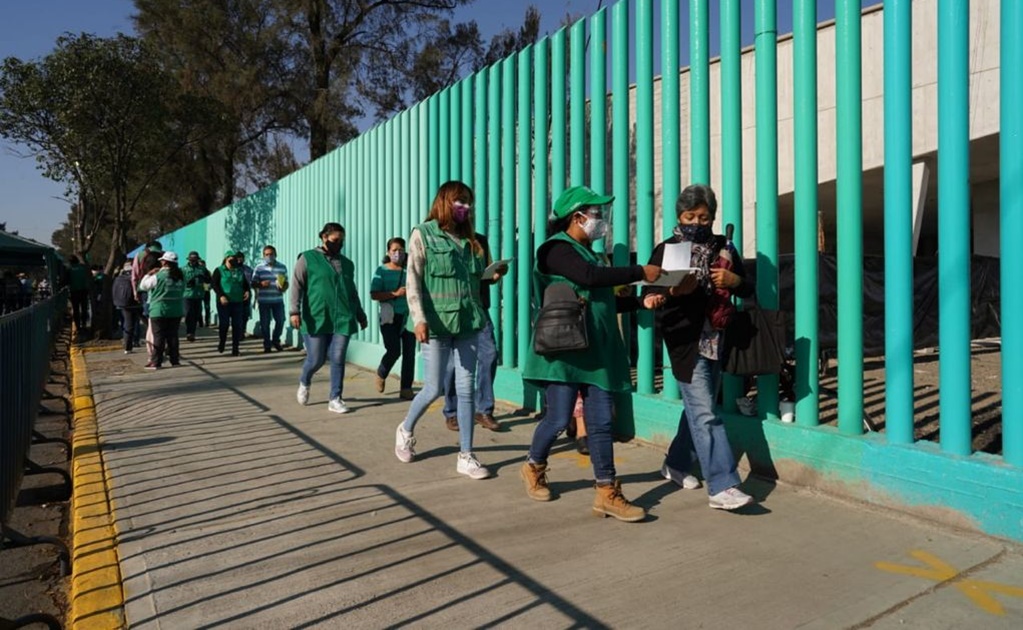 Aplican más de 42 mil vacunas a personas de 50 a 59 años en 4 alcaldías de la CDMX 