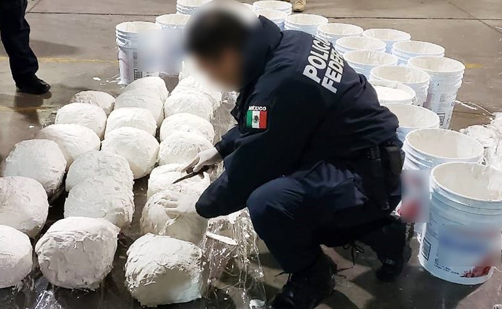 Policía Federal decomisa tráiler con 96 kilos de crystal y otras drogas en Sonora