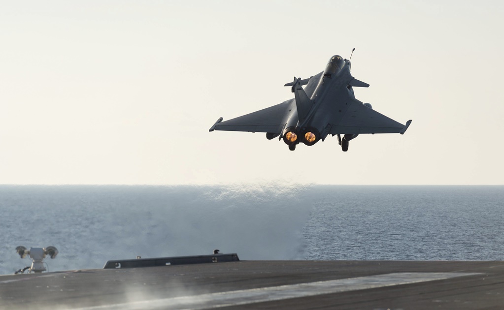 Portaaviones francés inicia operaciones contra EI