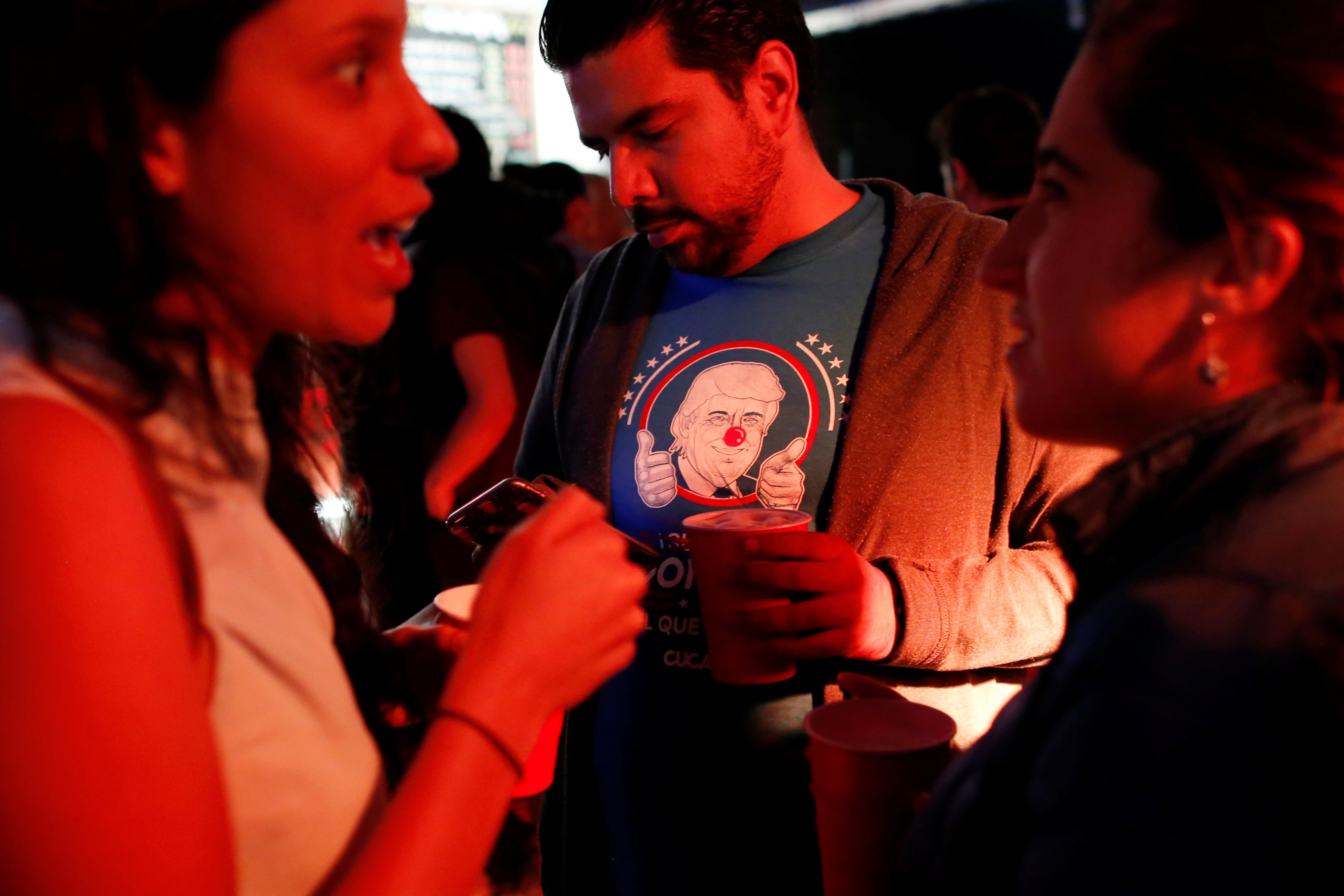 Simpatizantes de Donald Trump "pagan" fiesta en México