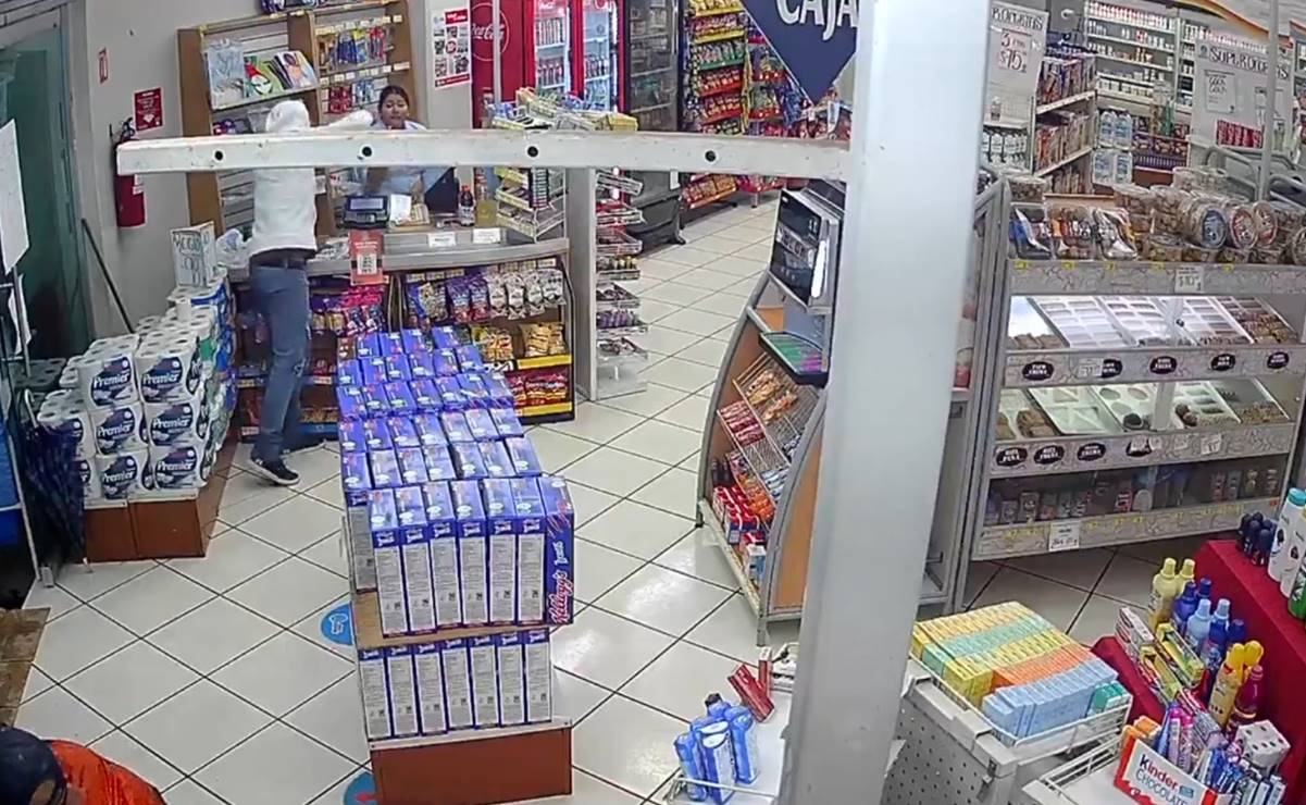 VIDEO: Asaltantes matan a tiros a empleada de una farmacia en Uruapan, Michoacán; hay otra lesionada