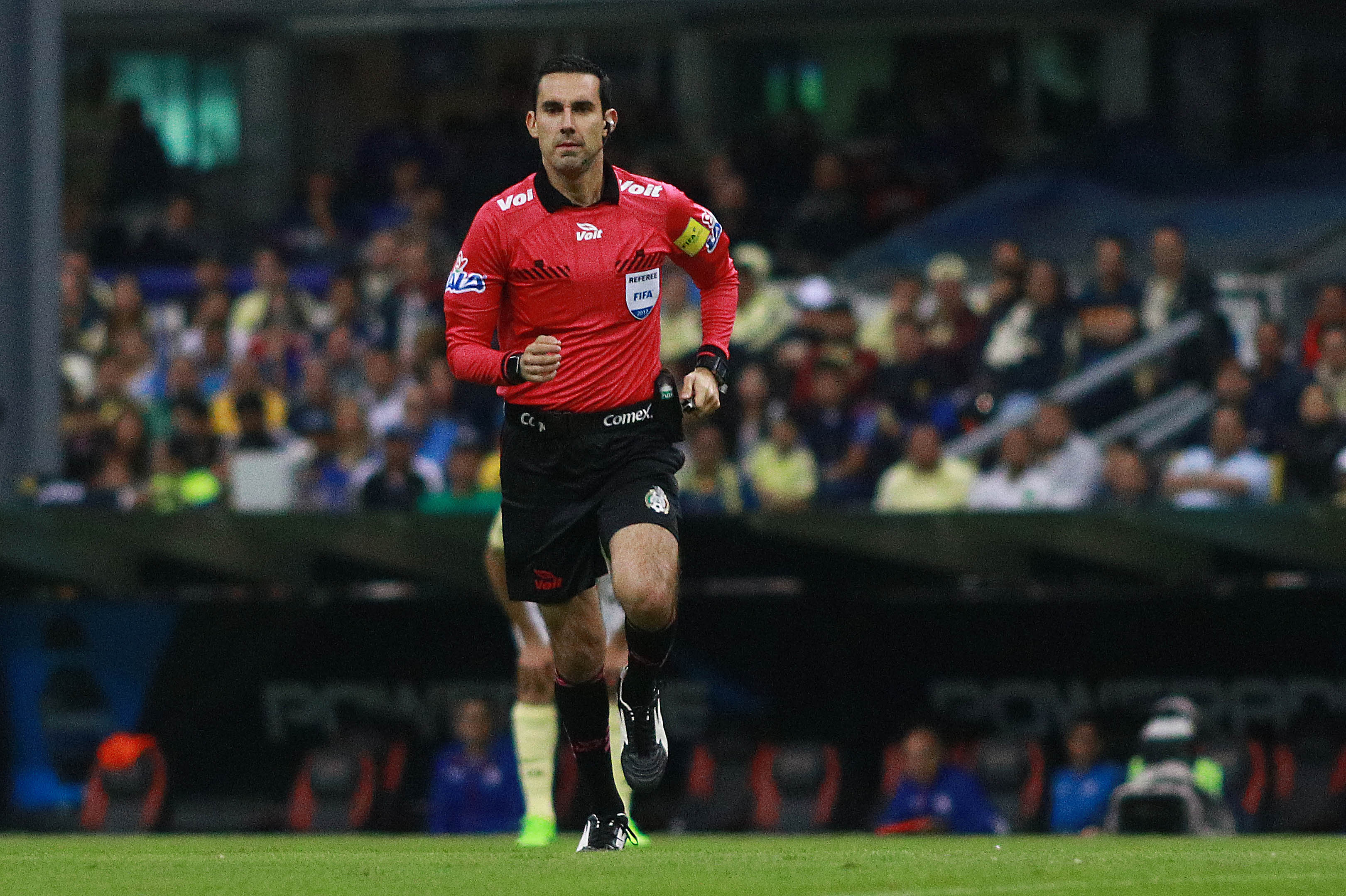 El árbitro mexicano César Palazuelos al debut de Brasil en Rusia 2018