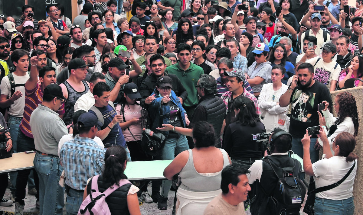 “¡Queremos votar, traigan las boletas!”