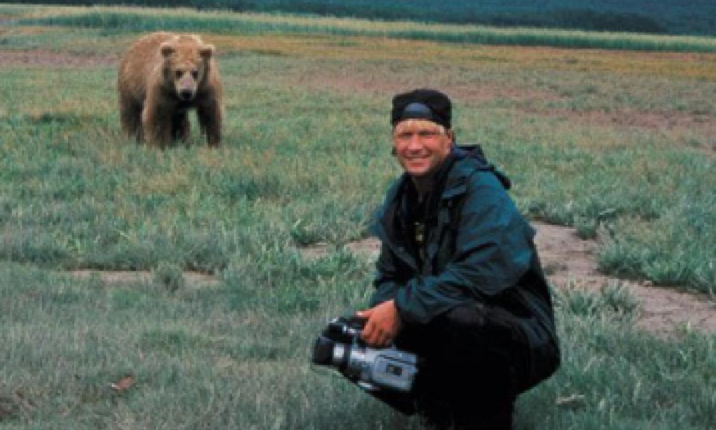 Final aterrador: novios grabaron cómo un oso los devoró
