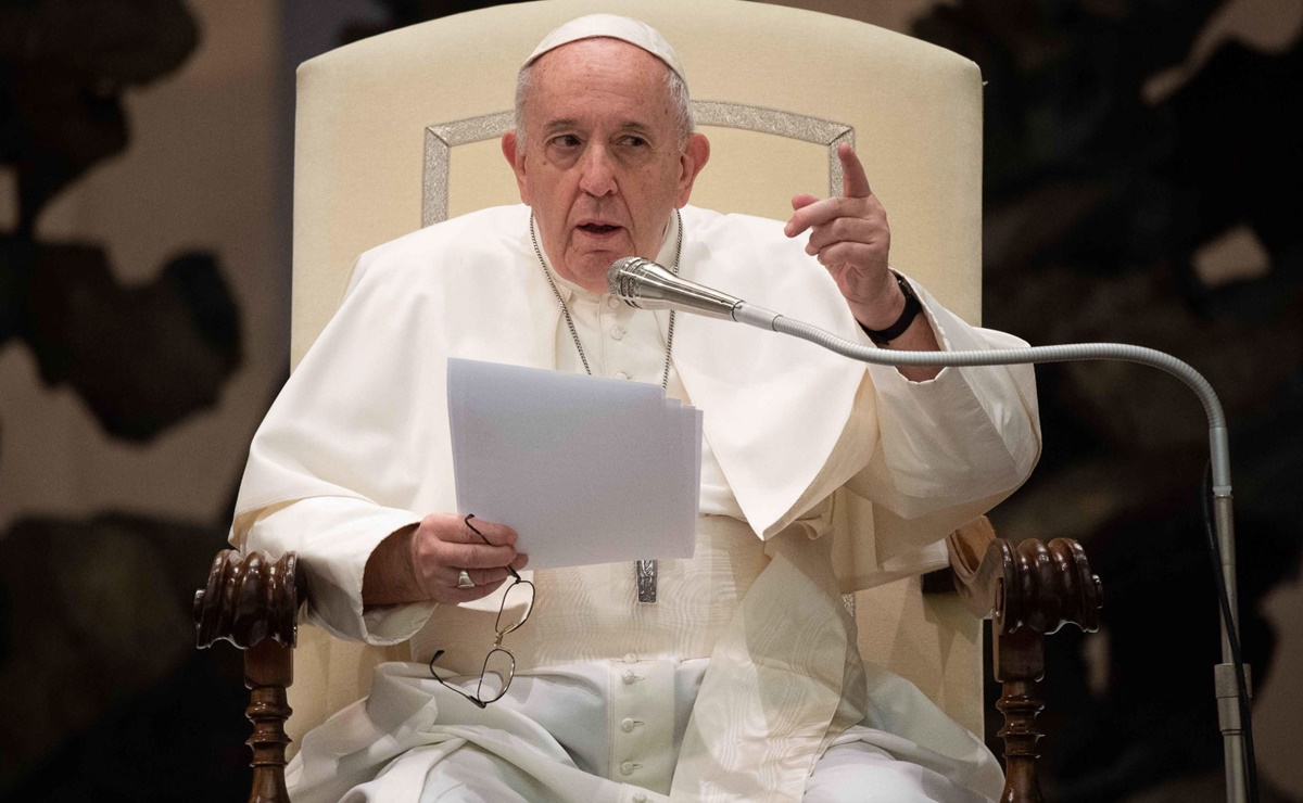 "Nadie debe ser condenado si no cree en Dios", dice el Papa a niños