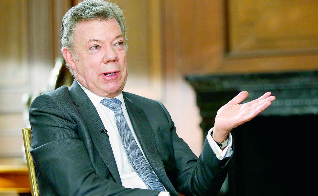Santos pide cumplir a miembros FARC que siguen la paz y reprimir a desertores