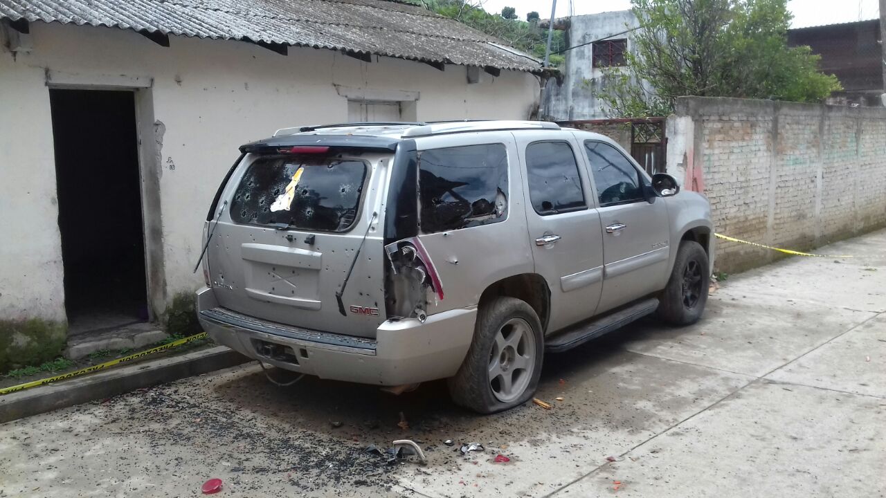 Ataca comando dos casas en Tlacotepec, Guerrero