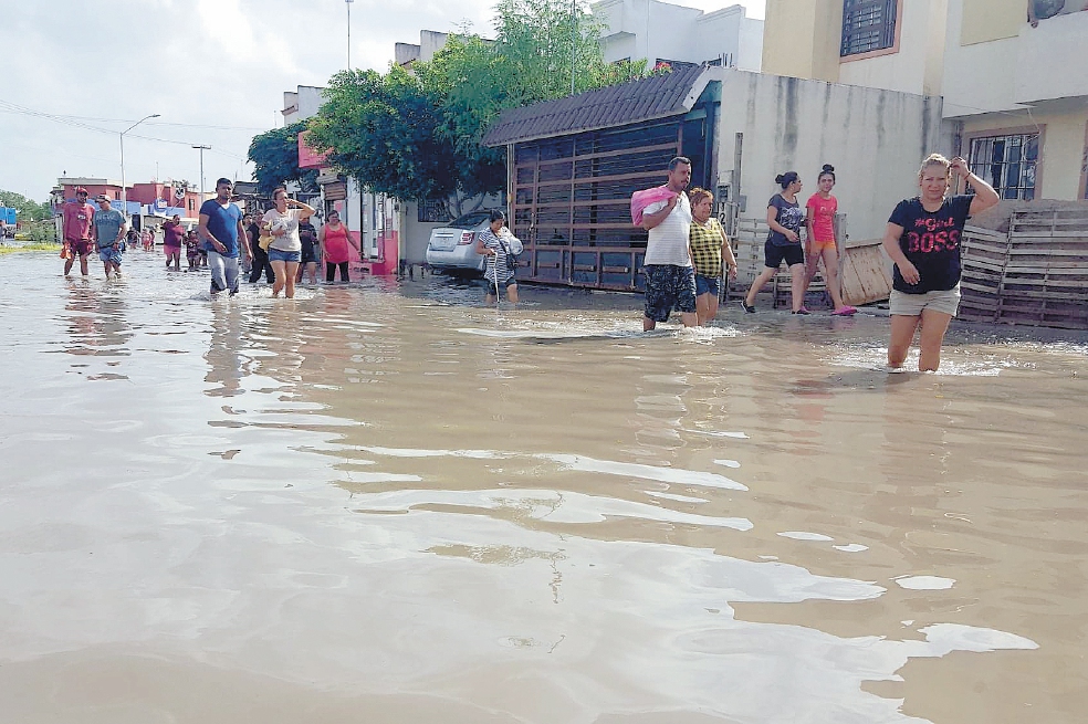 Claman por ayuda afectados de inundación