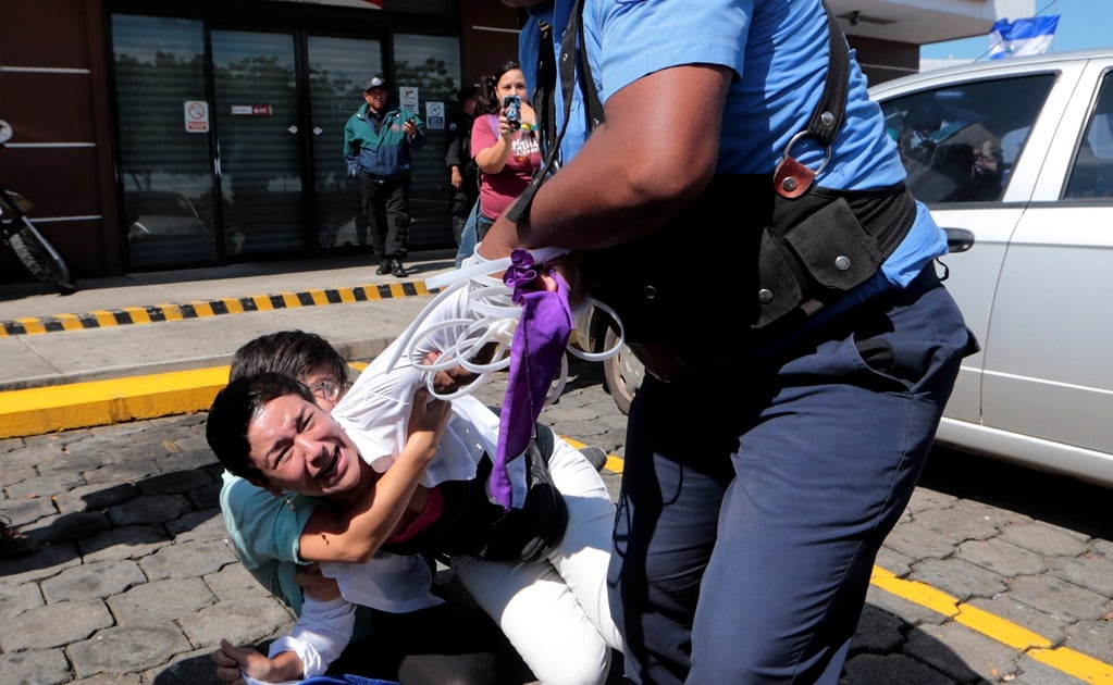 ​Policía de Nicaragua reprime protesta contra gobierno de Daniel Ortega