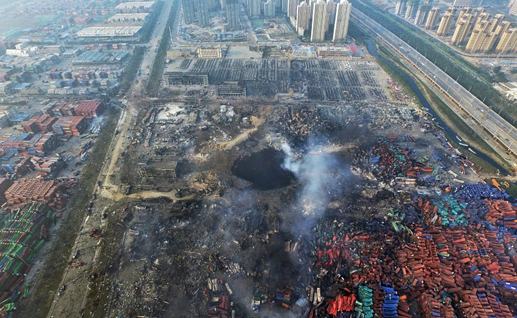Suman 104 muertos tras explosiones en Tianjin