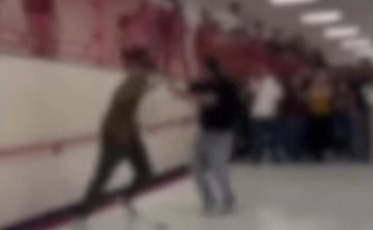 Maestro se pelea con estudiante en Las Vegas y golpiza es captada en video