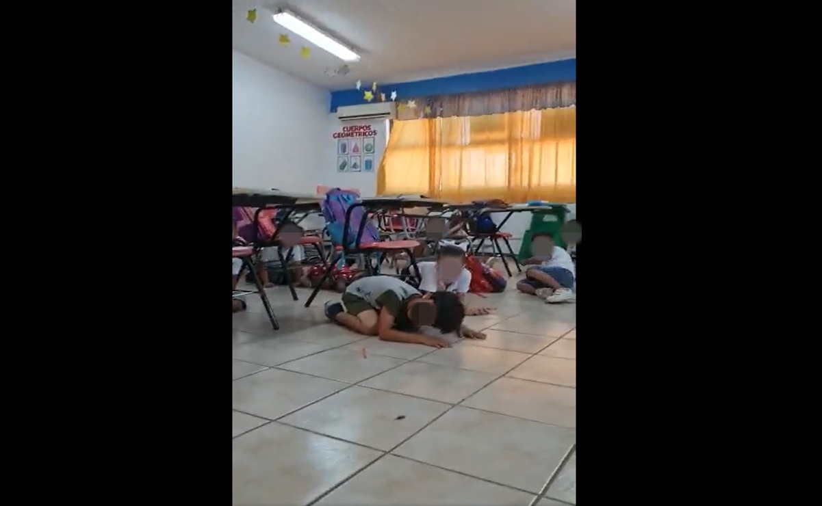 Video. ¡Todos abajo!; maestra tranquiliza a alumnos durante balacera frente a primaria de Empalme, Sonora