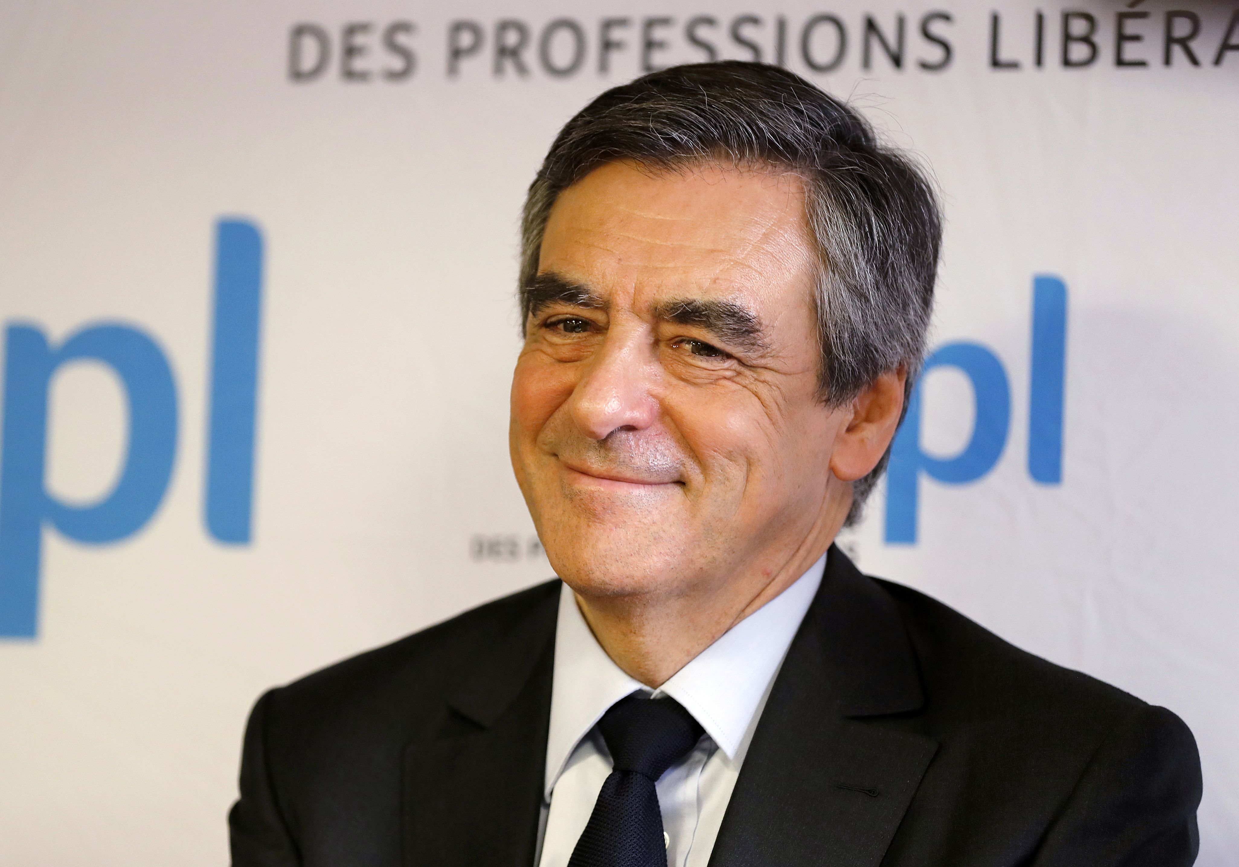 Fillon: jueces no podrán demostrar empleo ficticio de mi esposa