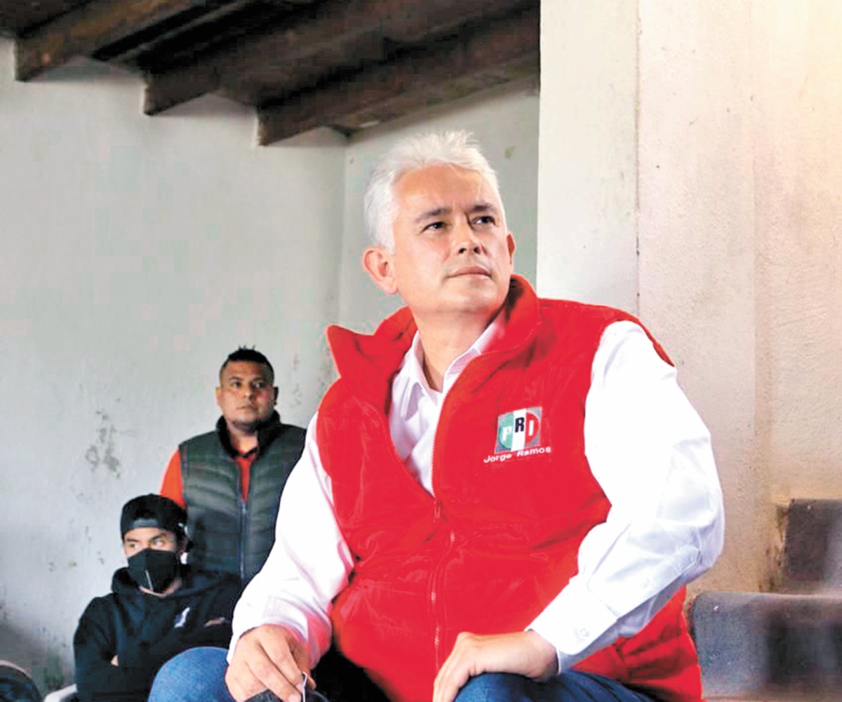 Se le “chispotea” a candidato del PAN y se viste de priista