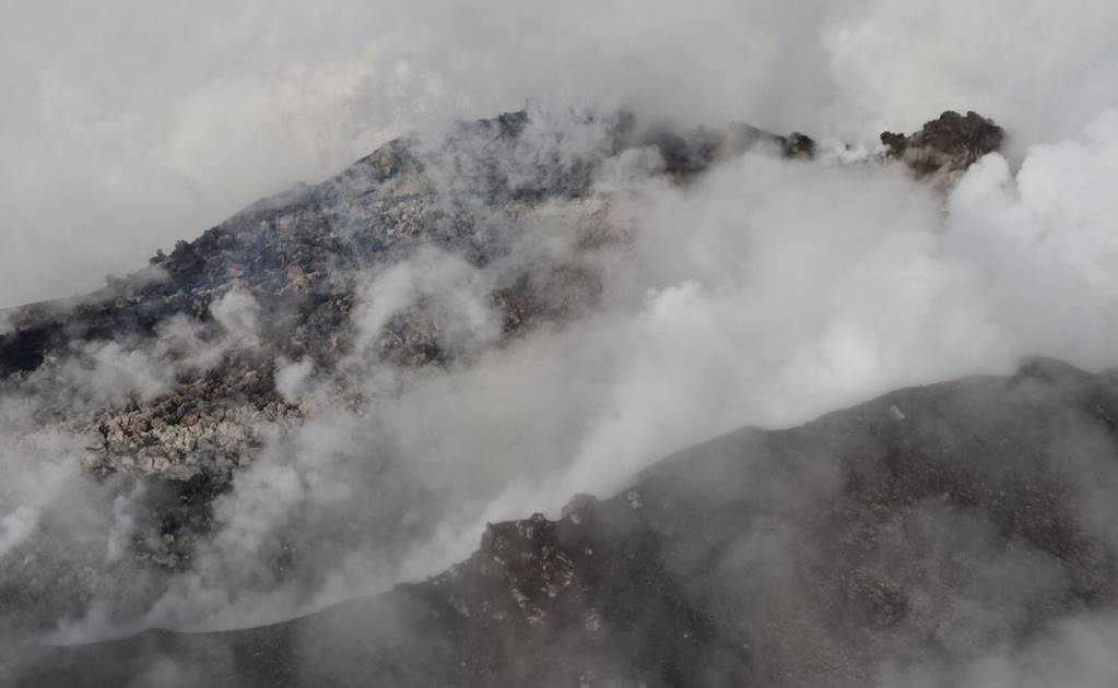 Declaran emergencia en 2 municipios de Colima por actividad volcánica