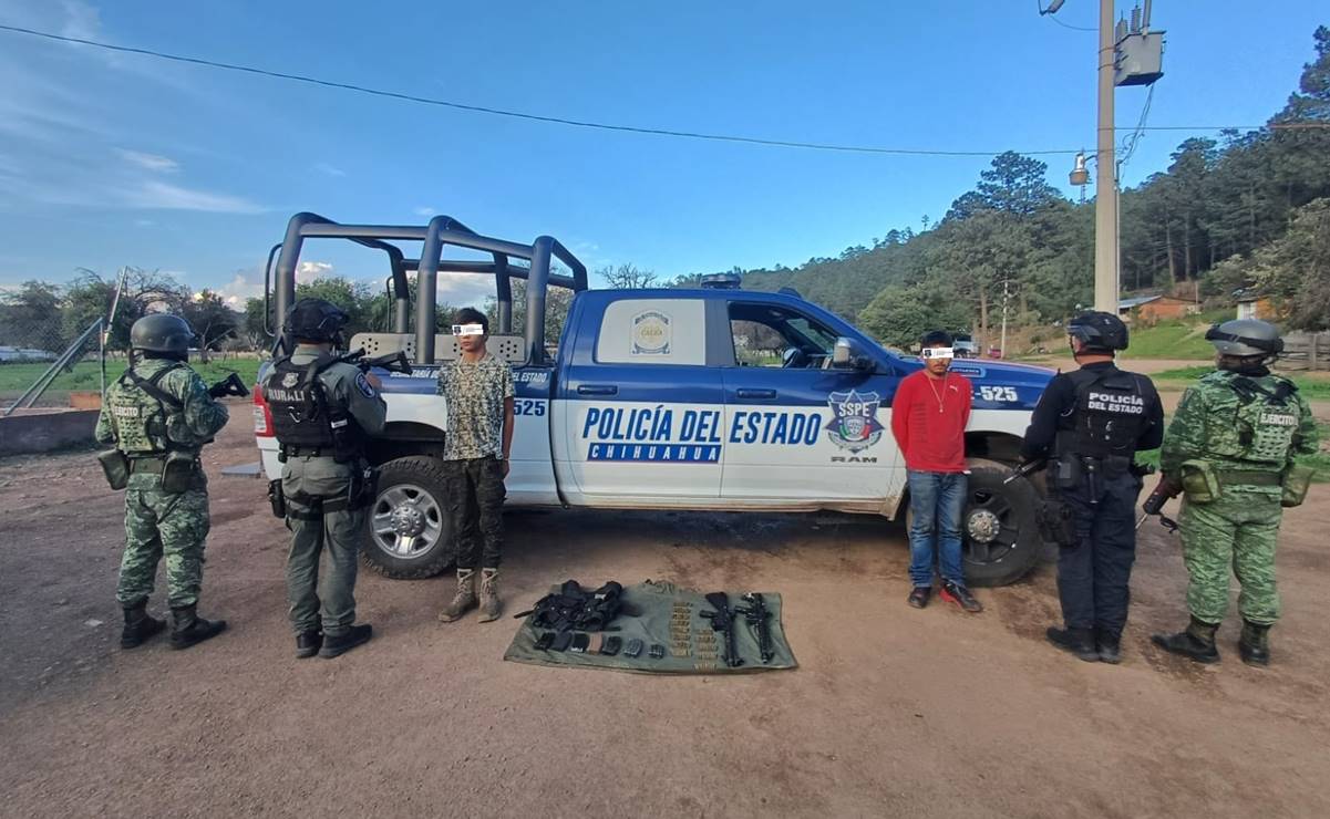 Chihuahua: detienen a dos hombres por posesión de armas exclusivas y equipo táctico en el municipio de Madera