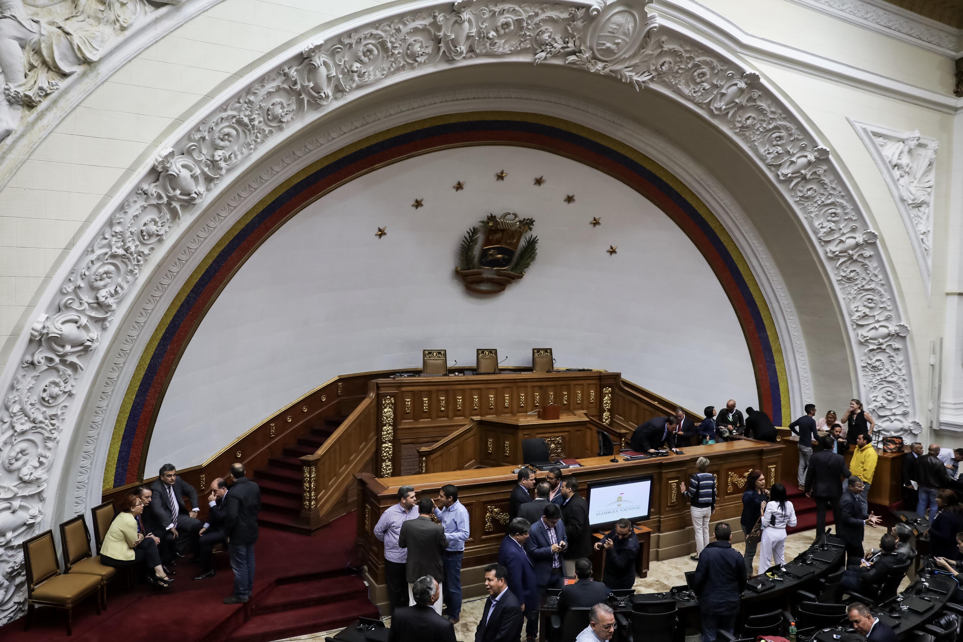 Diputados venezolanos cumplen un año sin recibir salario