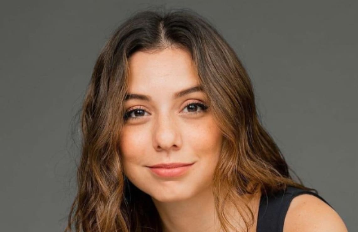 ¿Quién es Jessica Fernández, creadora del podcast "Más Allá del Rosa"?